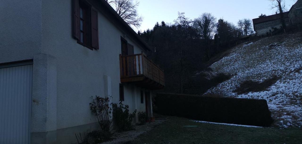 Maison D'Hote, Gite, La Maisonnette Vic-sur-Cère 외부 사진